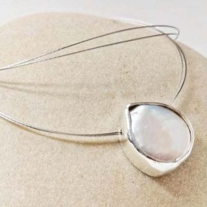 Flat-pearl-silver-pendant