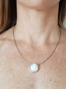 minimalist-coin-pearl-necklace-pendant